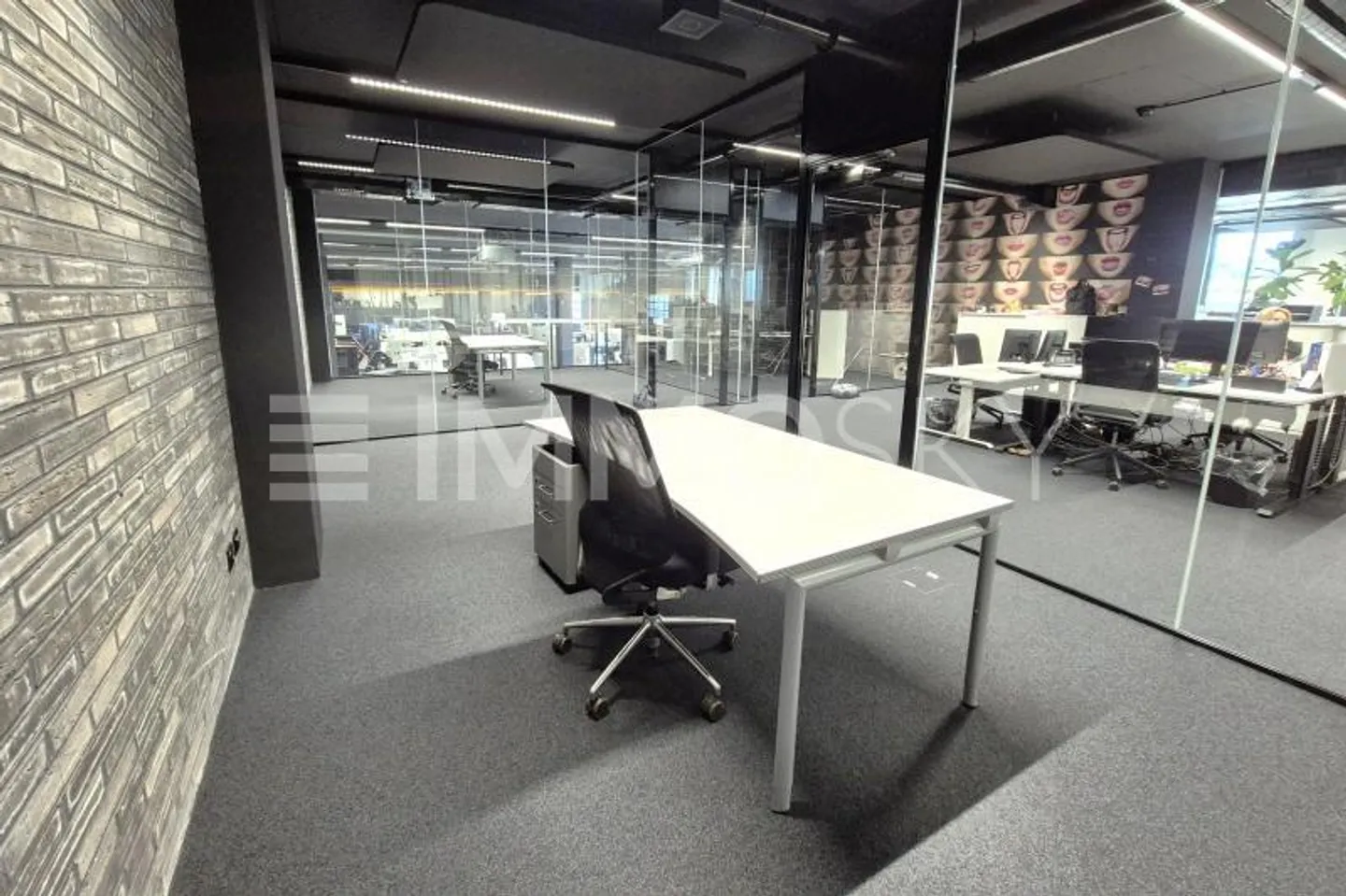 PRÊT À TRAVAILLER – élégant, fonctionnel, meublé, prêt à emménager - Photo 4 sur 5