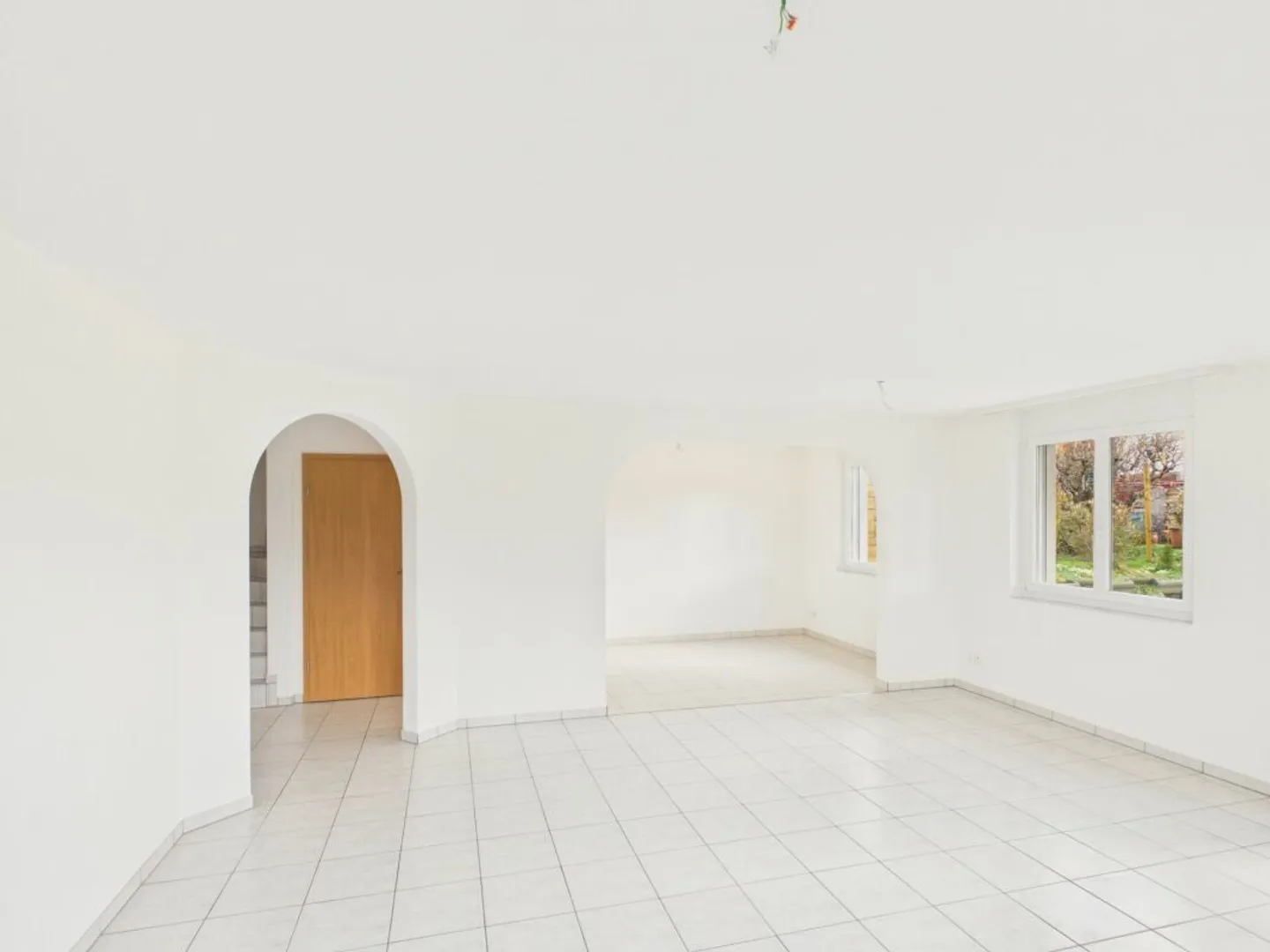 Grande casa bifamiliare con vista mozzafiato - Foto 7 di 15