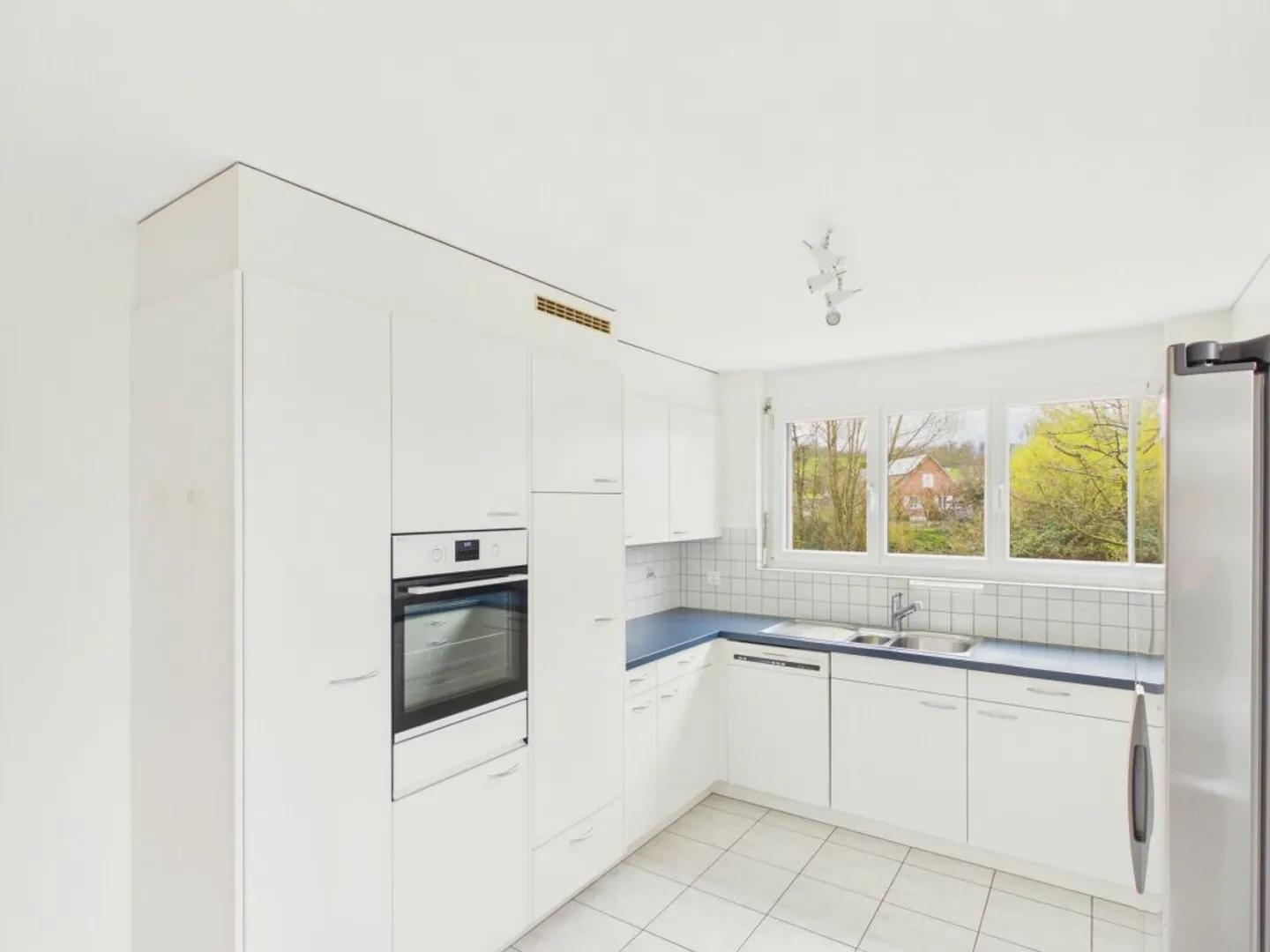 Grande casa bifamiliare con vista mozzafiato - Foto 12 di 15