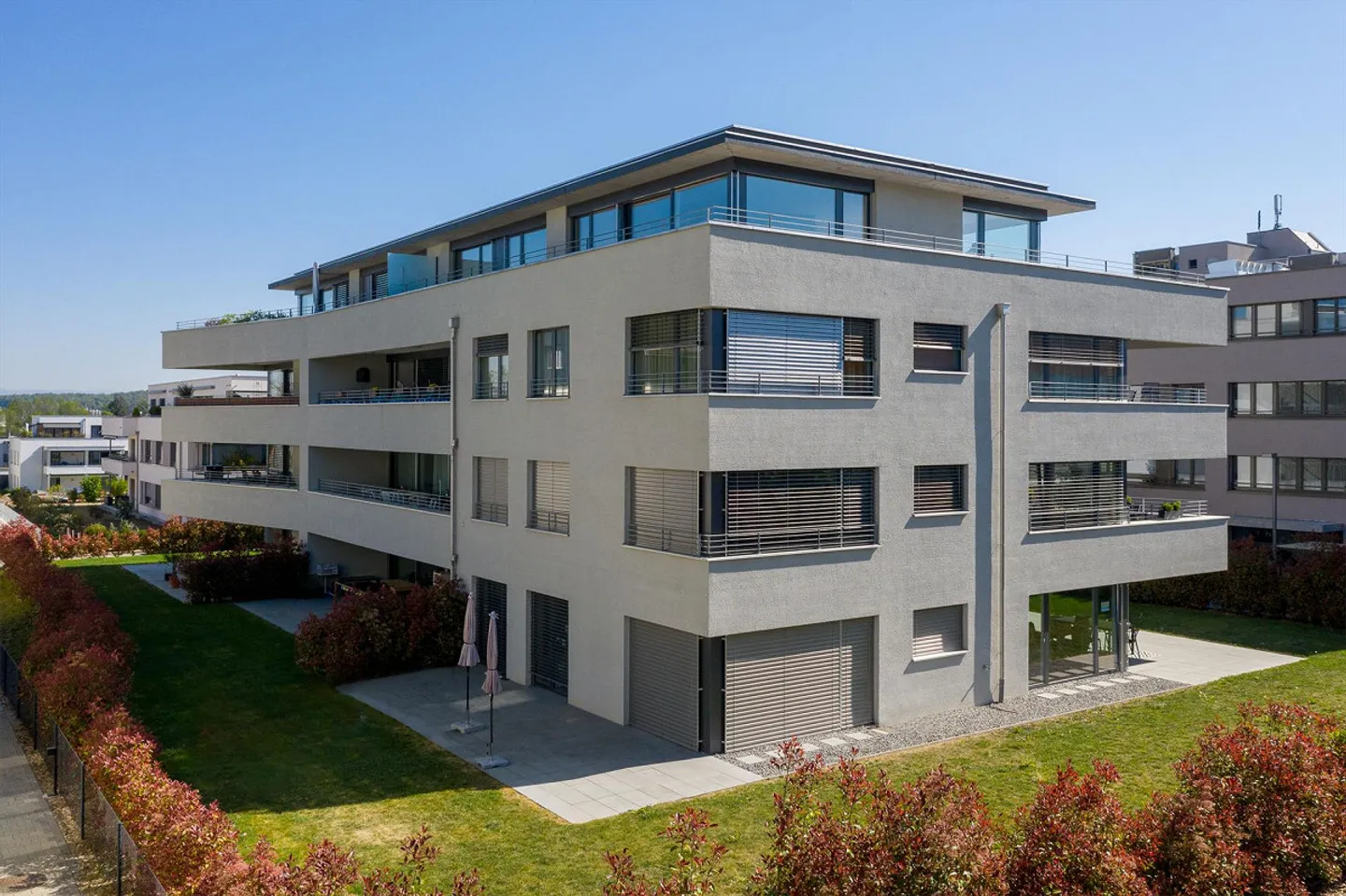 Bright & Modern - 3.5 Room Garden Apartment 87m2 - Photo 2 of 11