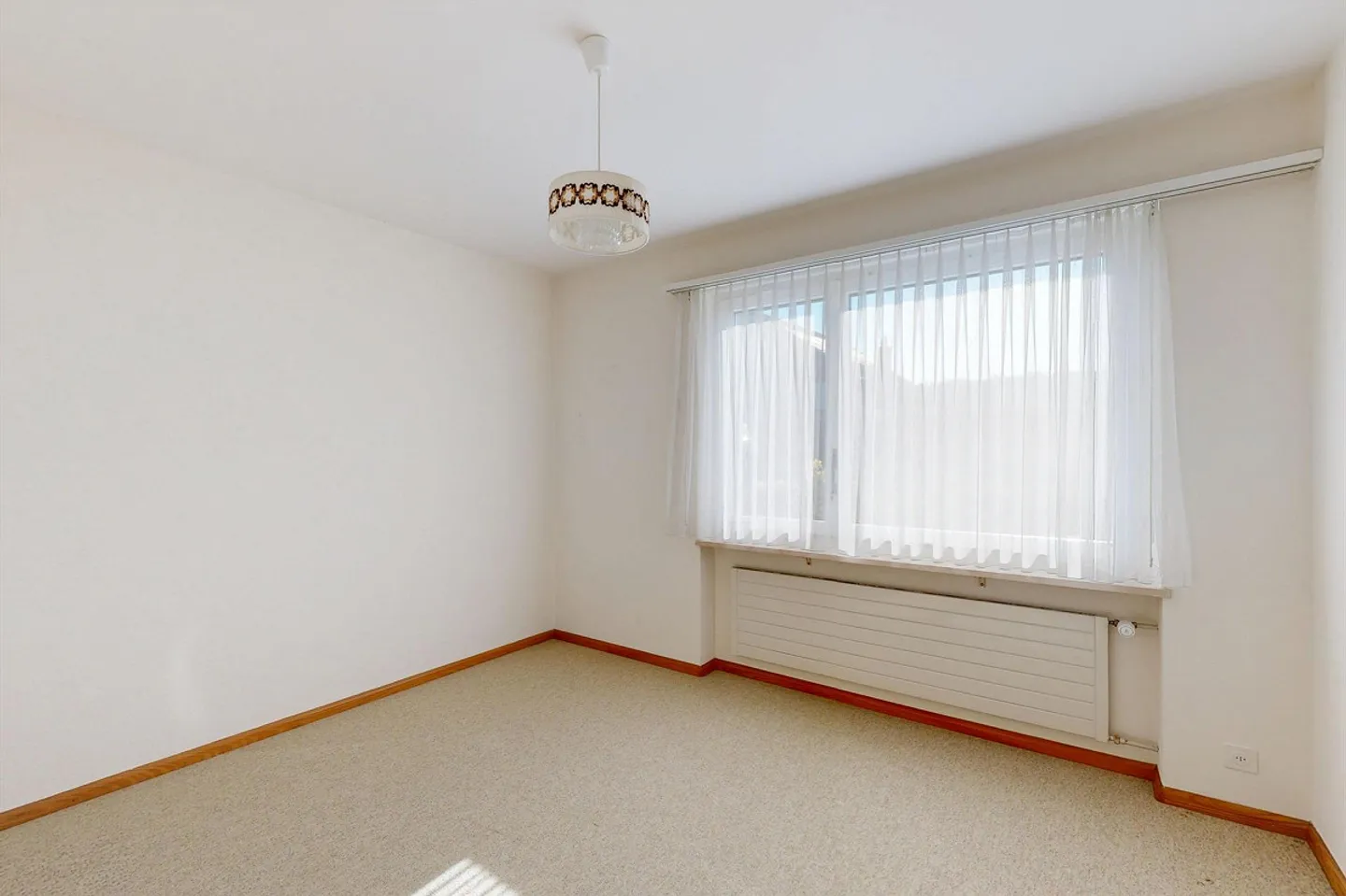 Geräumiges Familienhaus mit Pool - Foto 7 von 14