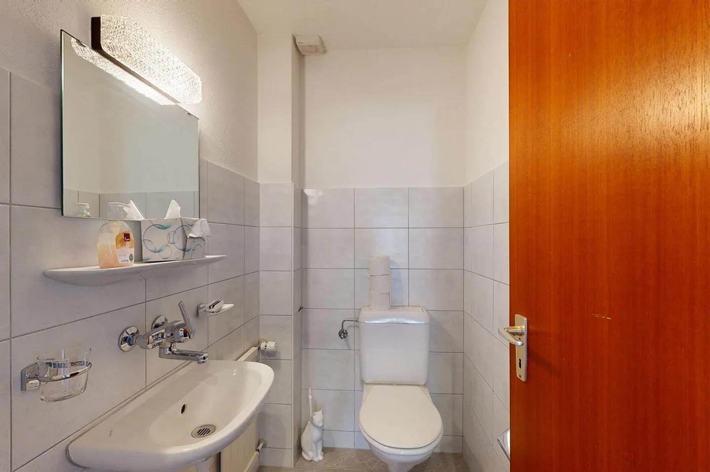 Geräumiges Familienhaus mit Pool - Foto 10 von 14