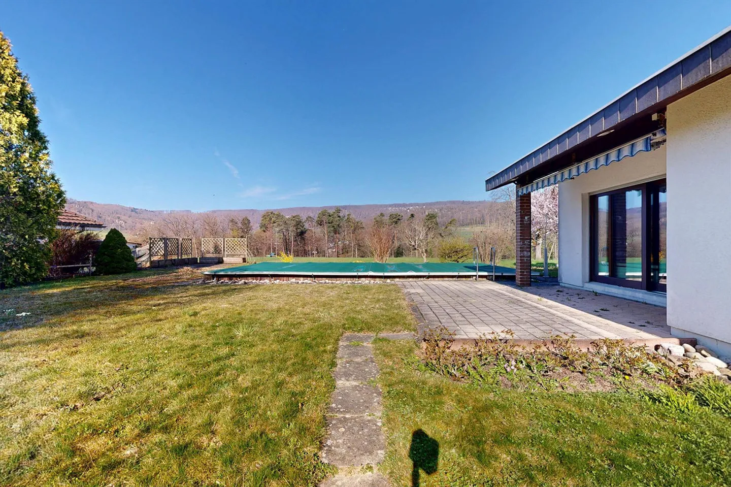 Geräumiges Familienhaus mit Pool - Foto 13 von 14