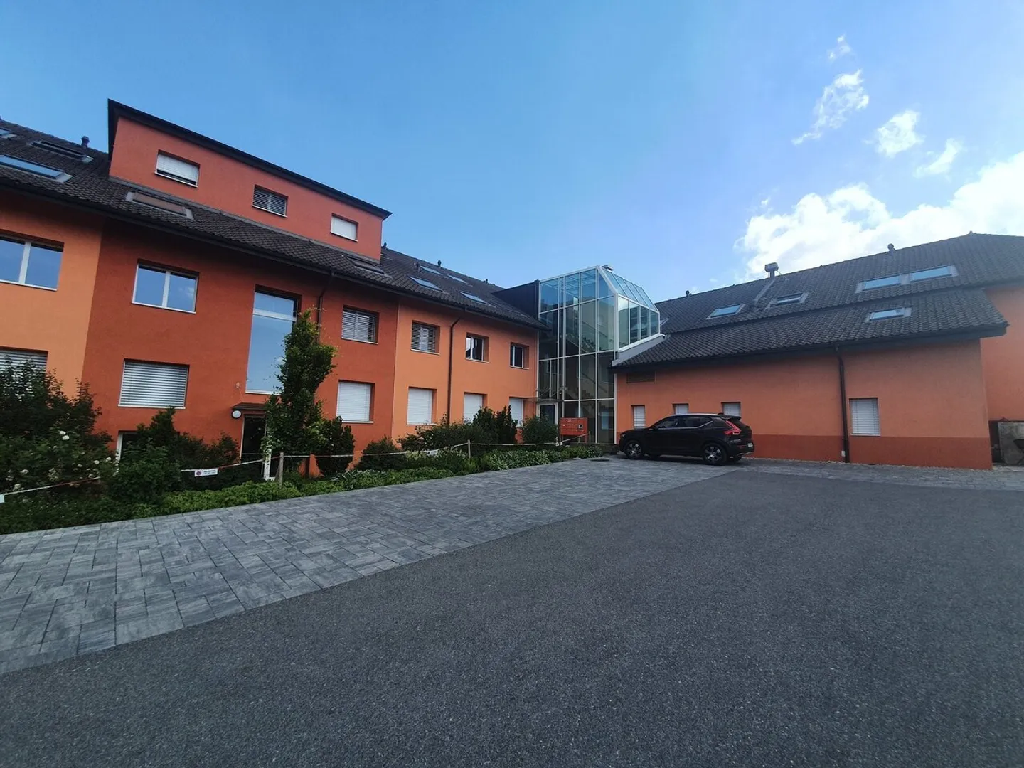 Immeuble mixte à louer - Photo 1 sur 2