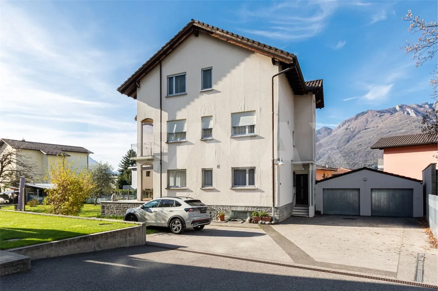 Casa con giardino e garage - Foto 12 di 13