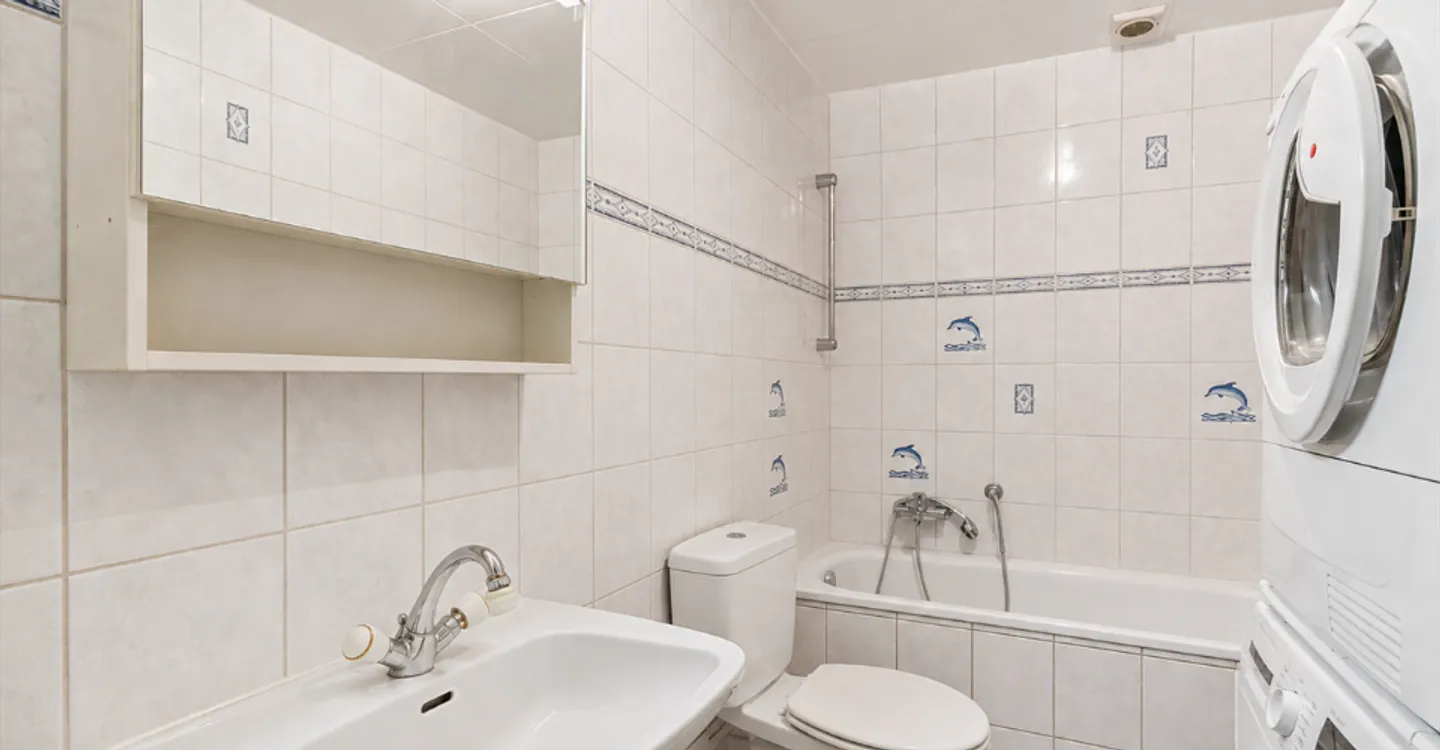 Detached house composed of 2 apartments - Photo 4 of 11