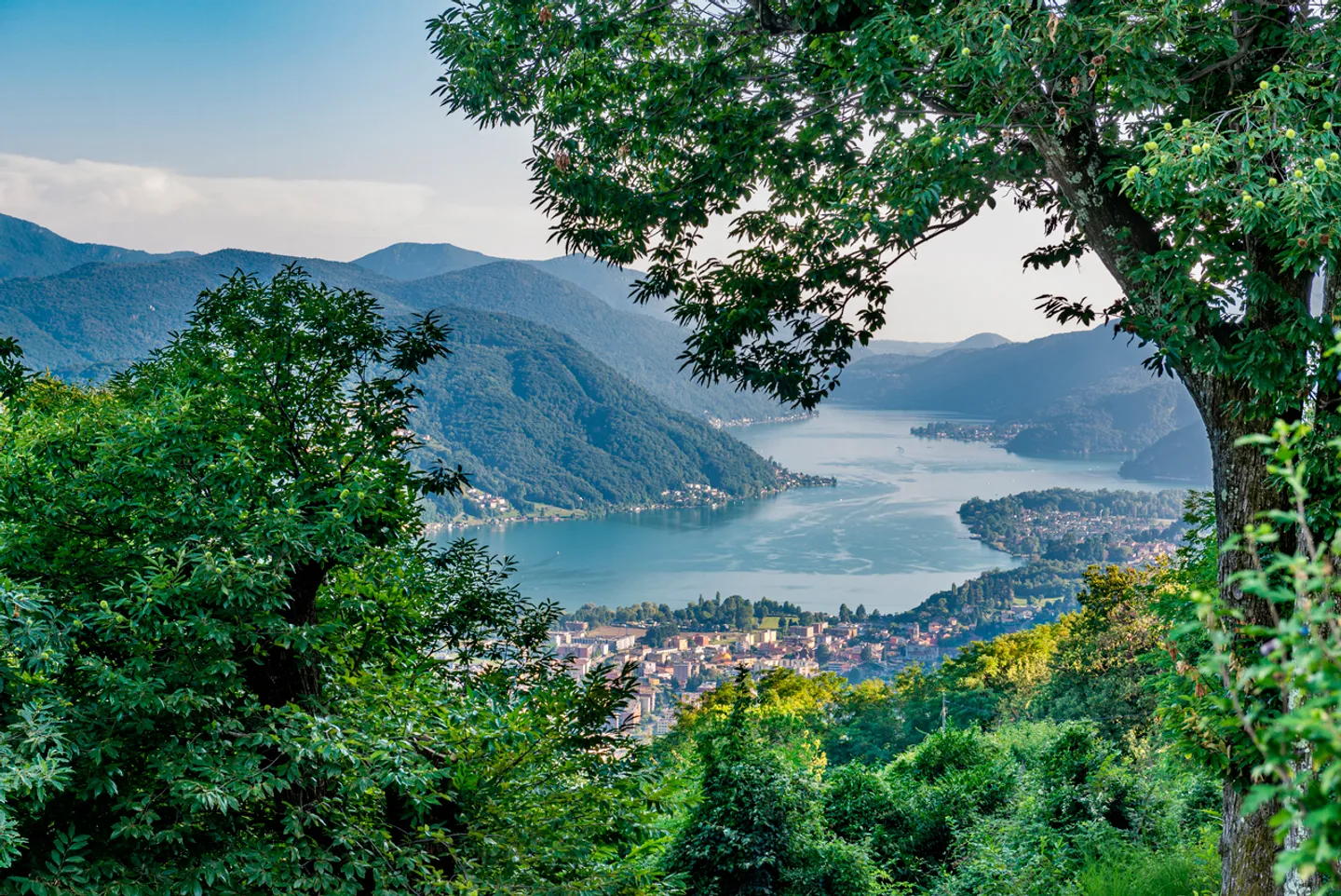 Villa architecturale avec vue sur le lac - Photo 3 sur 30