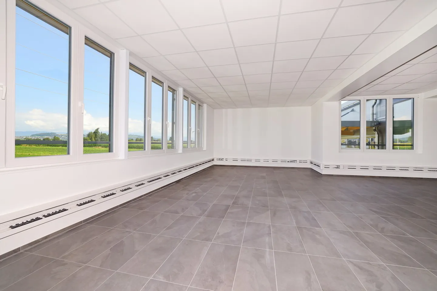 Modern Office Space - Photo 4 of 11