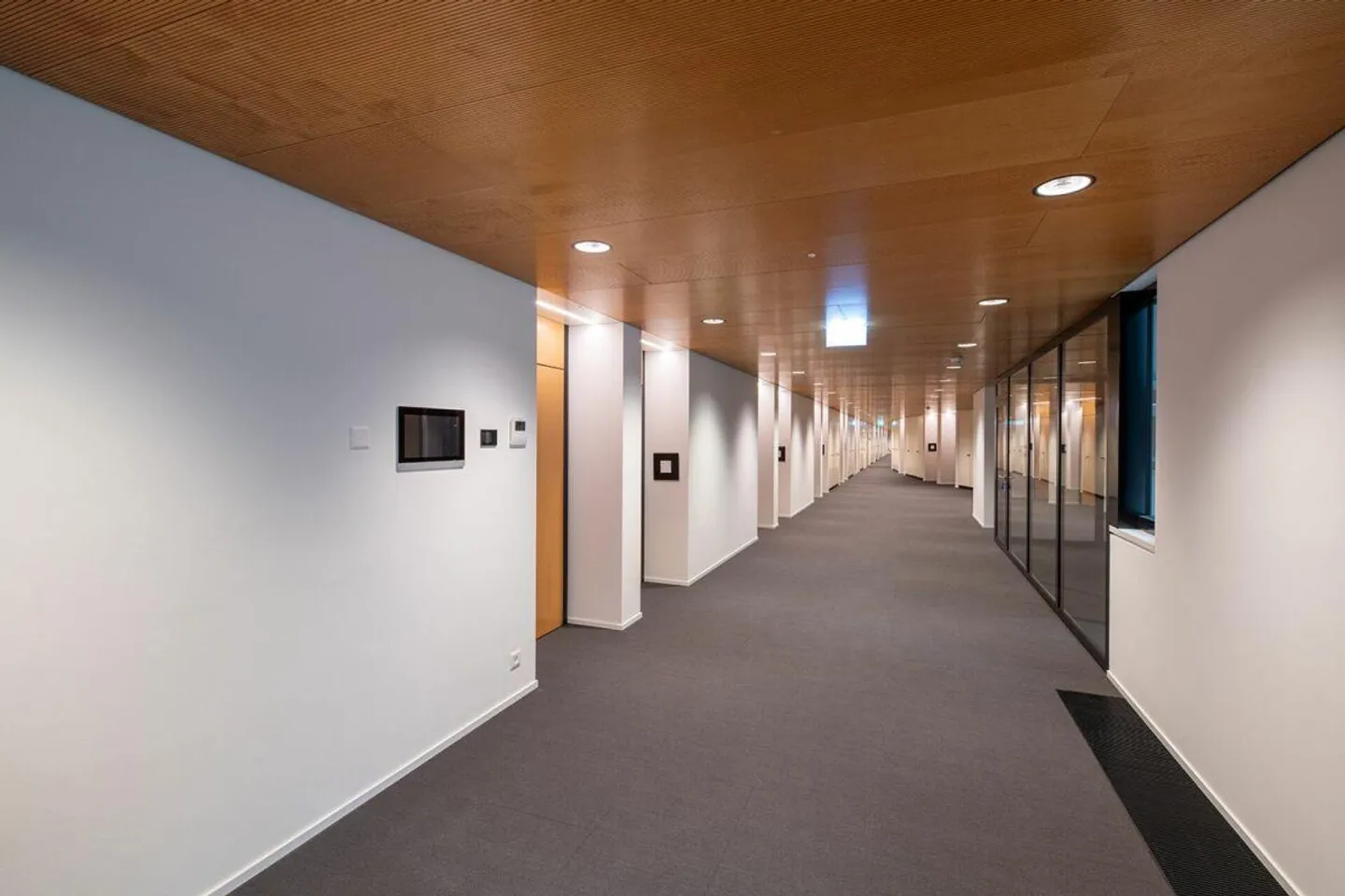 Bureaux de différentes tailles, divisibles, dans un emplacement fonctionnel et prestigieux - Photo 1 sur 17