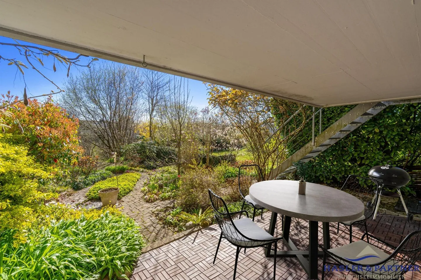 Appartement 3½ pièces - Vivre comme dans une maison individuelle avec jardin paradisiaque - Photo 1 sur 3