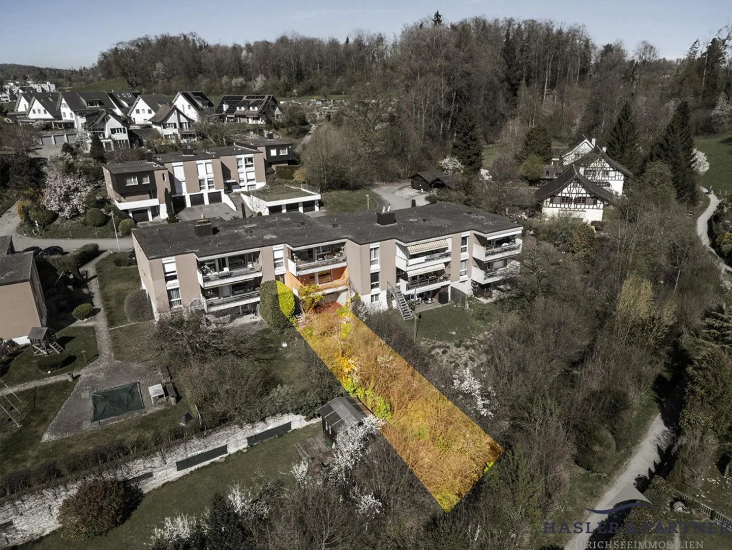 Appartement 3½ pièces - Vivre comme dans une maison individuelle avec jardin paradisiaque - Photo 3 sur 3