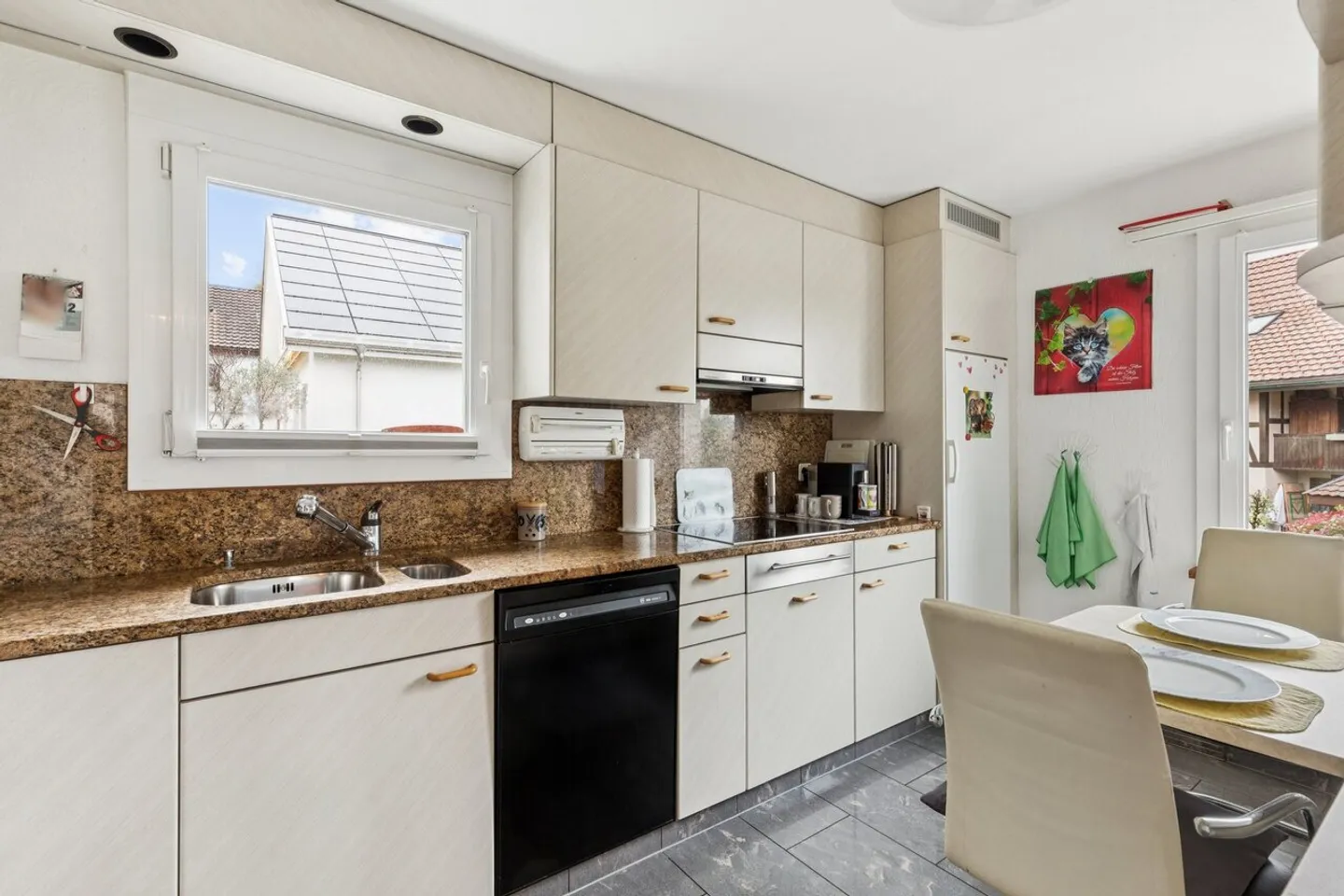 Paradis familial bien entretenu dans un emplacement idéal - Photo 4 sur 9