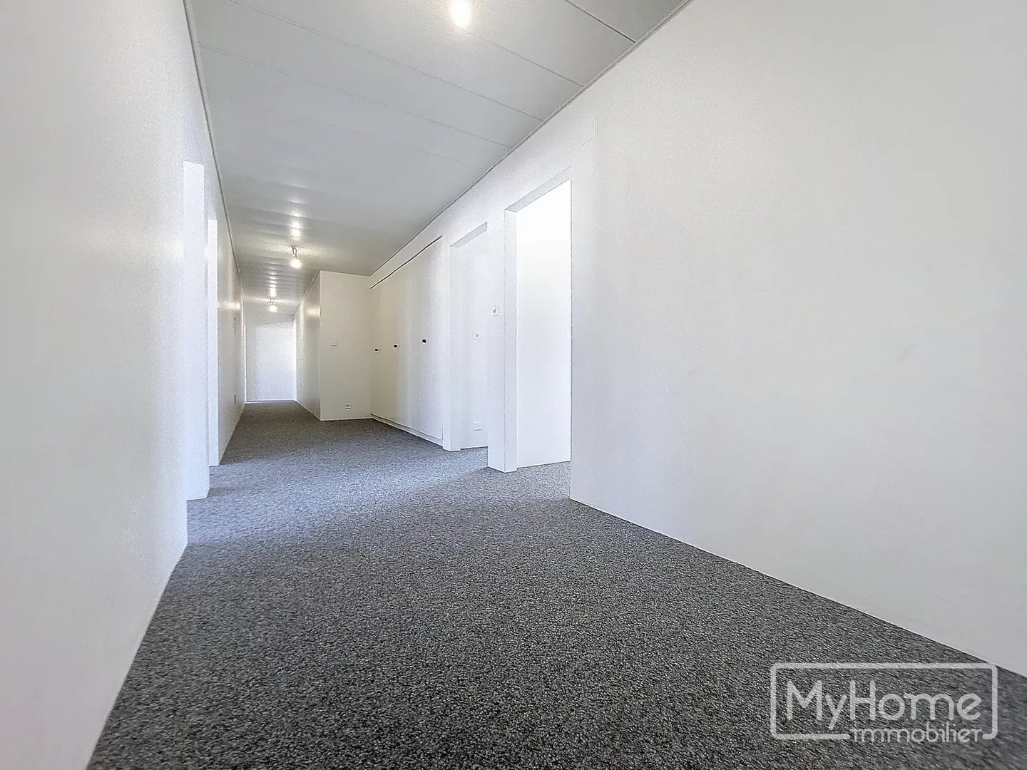 Bureau lumineux de 265m2 - Photo 3 sur 5