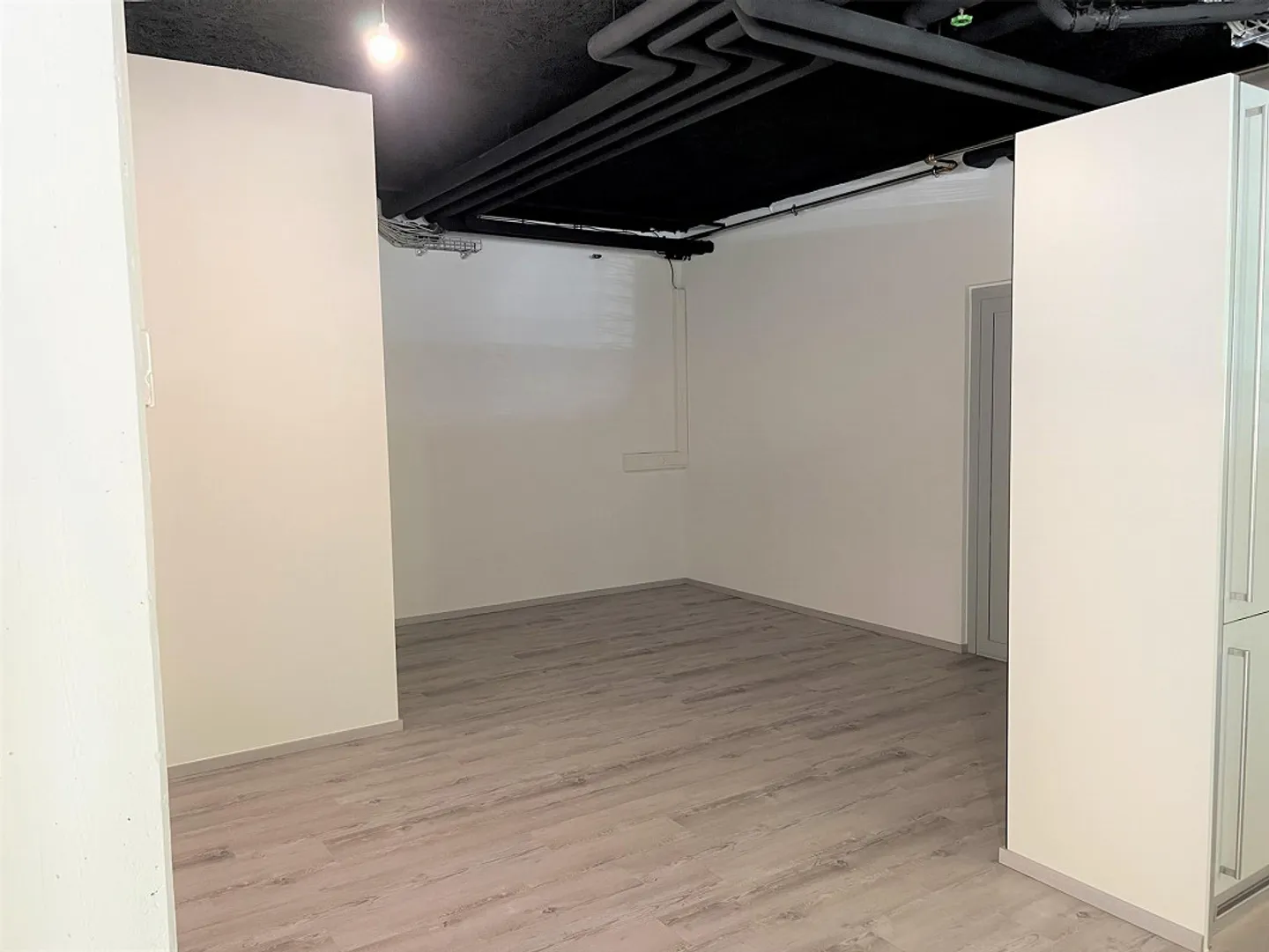 80m2 commercial space for rent in Stallikon - Photo 5 of 8