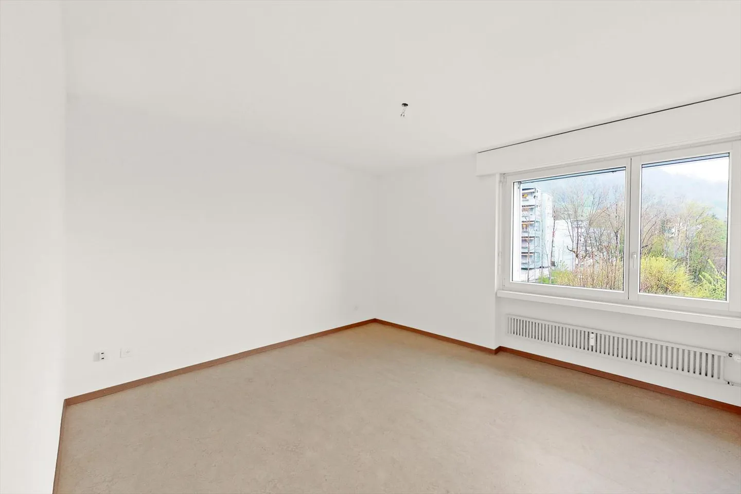 Grosszügiges Wohnen in ruhiger Umgebung - Foto 4 von 5