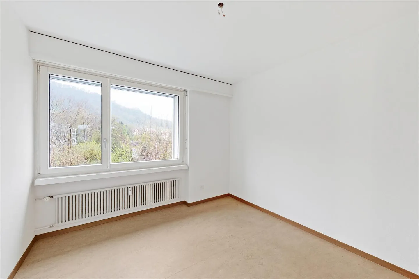 Grosszügiges Wohnen in ruhiger Umgebung - Foto 5 von 5