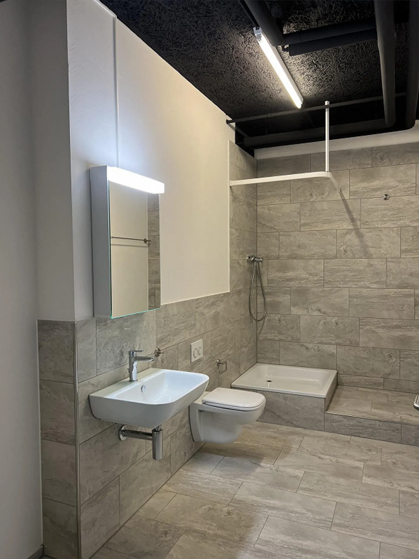 80m2 commercial space for rent in Stallikon - Photo 6 of 8