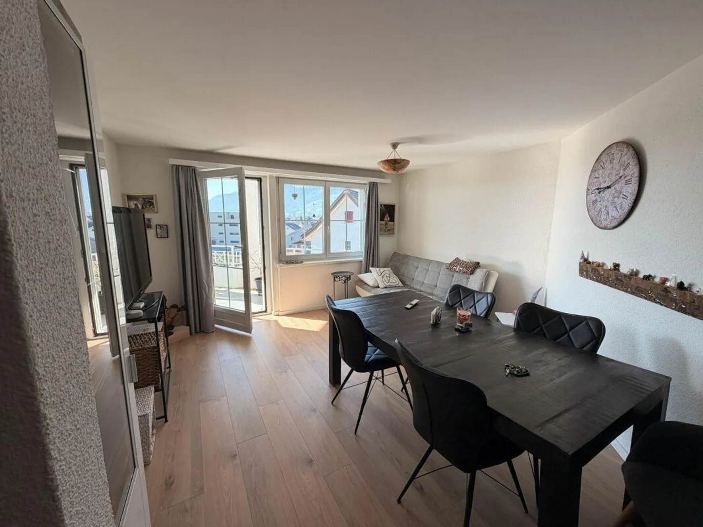 Charming 2 ½-room apartment in an attractive and sunny residential area - Photo 2 of 8