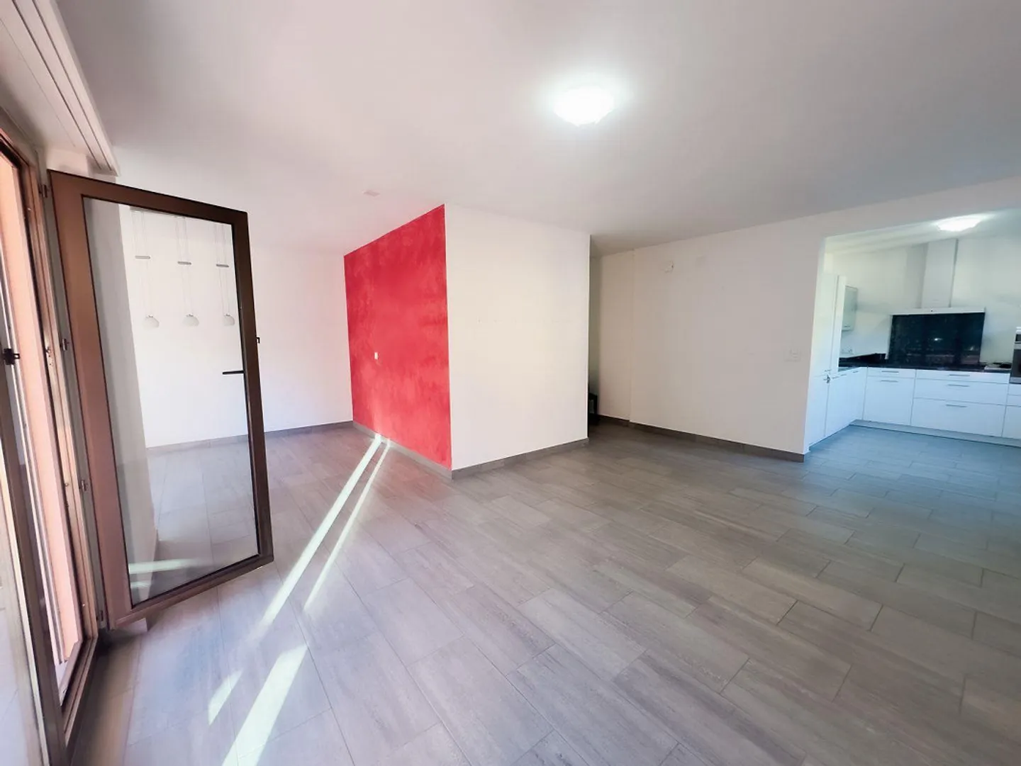 Großartige Investition für Einkommen, atemberaubende 4,5 Zimmer renoviert - Foto 3 von 14