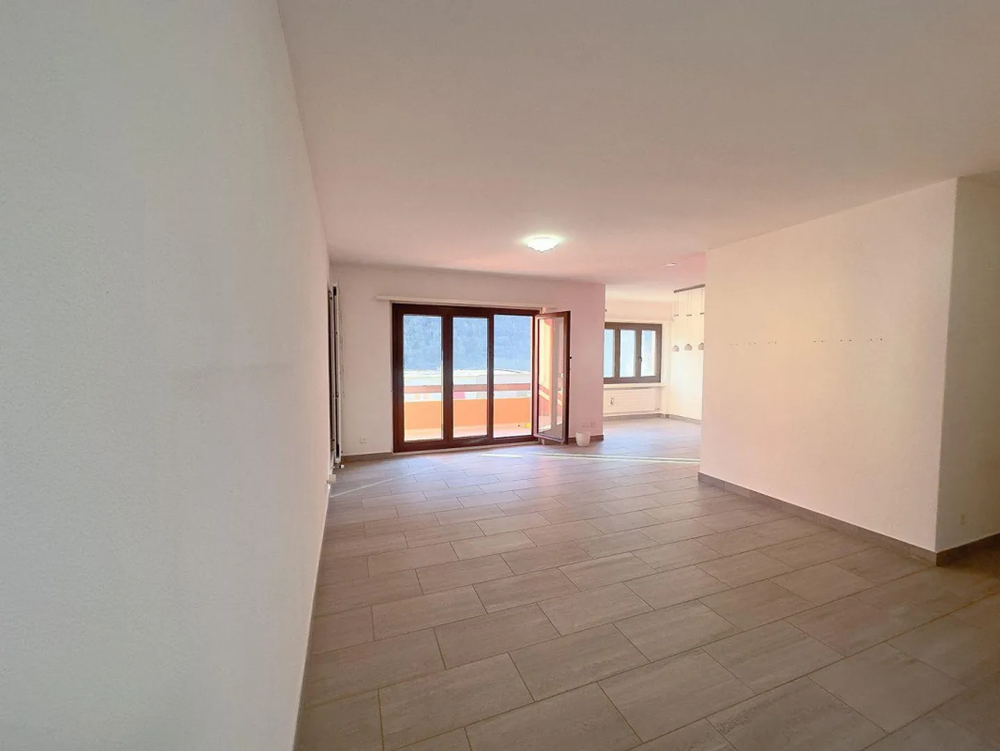 Großartige Investition für Einkommen, atemberaubende 4,5 Zimmer renoviert - Foto 5 von 14