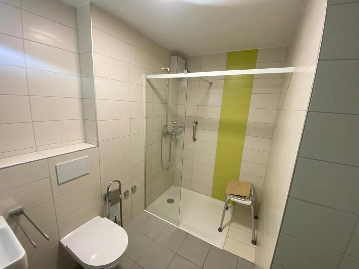 In affitto: Appartamento accessibile di 2,5 stanze con balcone - Clef 43 (Ref. 1033) - Foto 7 di 9
