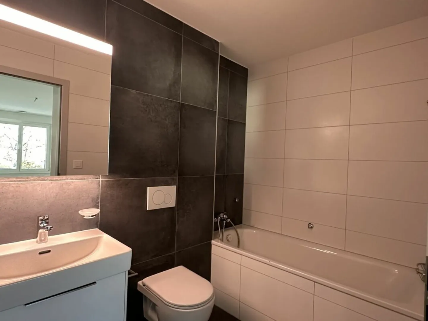 Beautiful modern 4.5-room apartment on the 2nd floor - Rue de l'Épervier 3A, Cernier - Photo 4 of 8