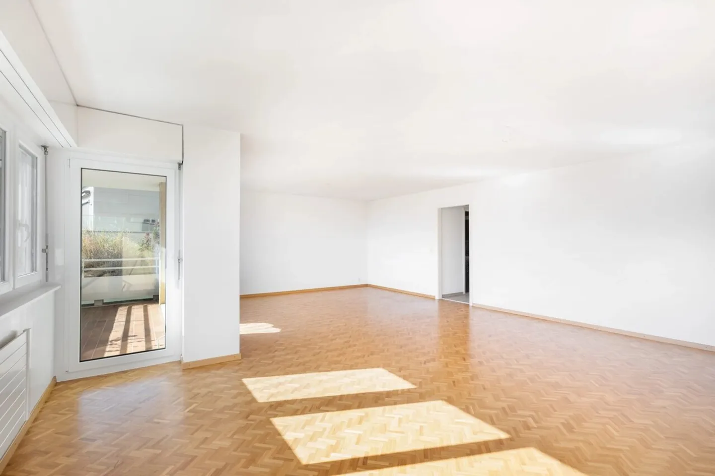 Luminoso appartamento di 4,5 locali - Foto 4 di 11