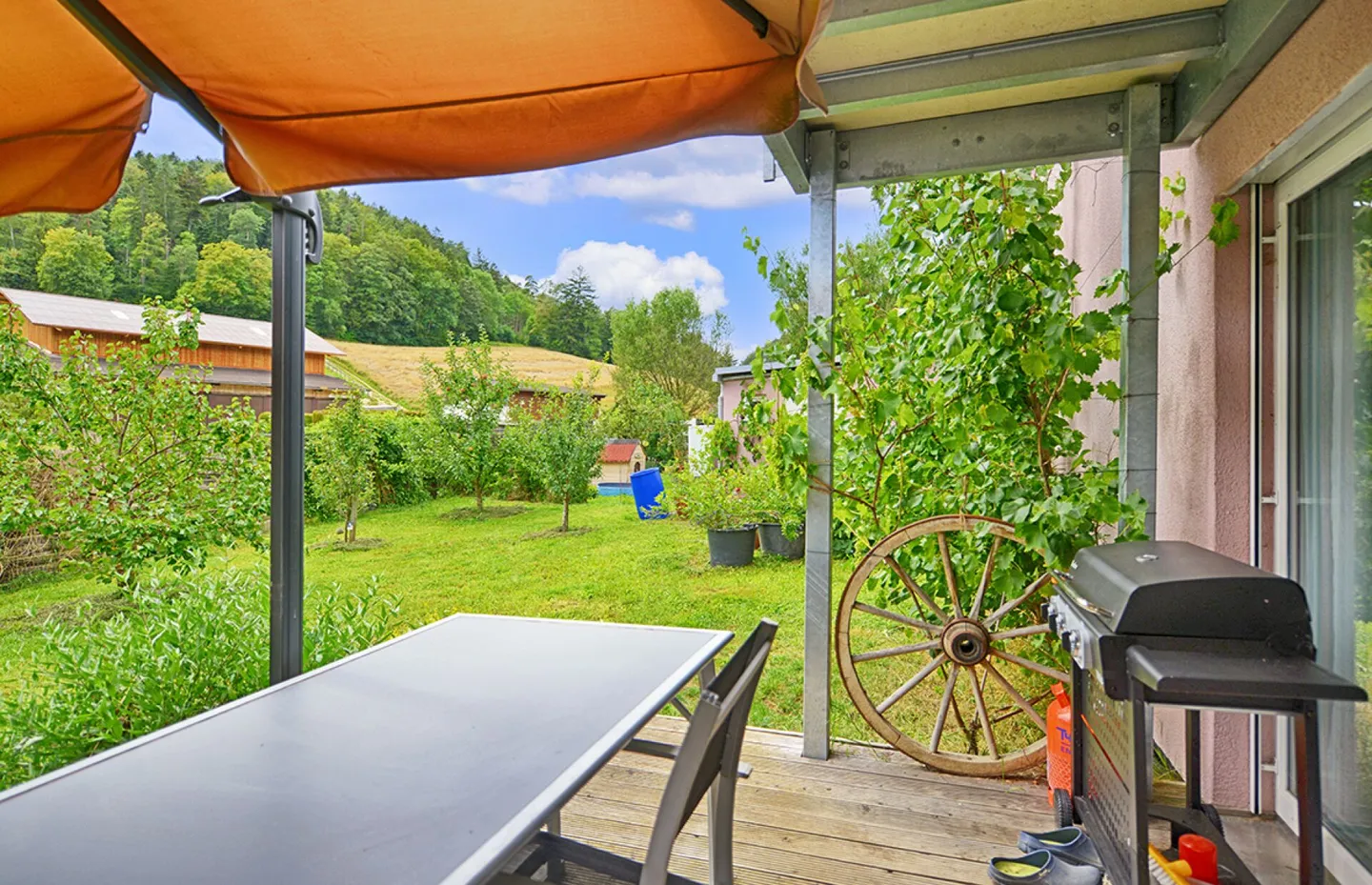 Detached and semi-detached house on a large plot for owner-occupation or as an investment property Copy - Photo 8 of 21