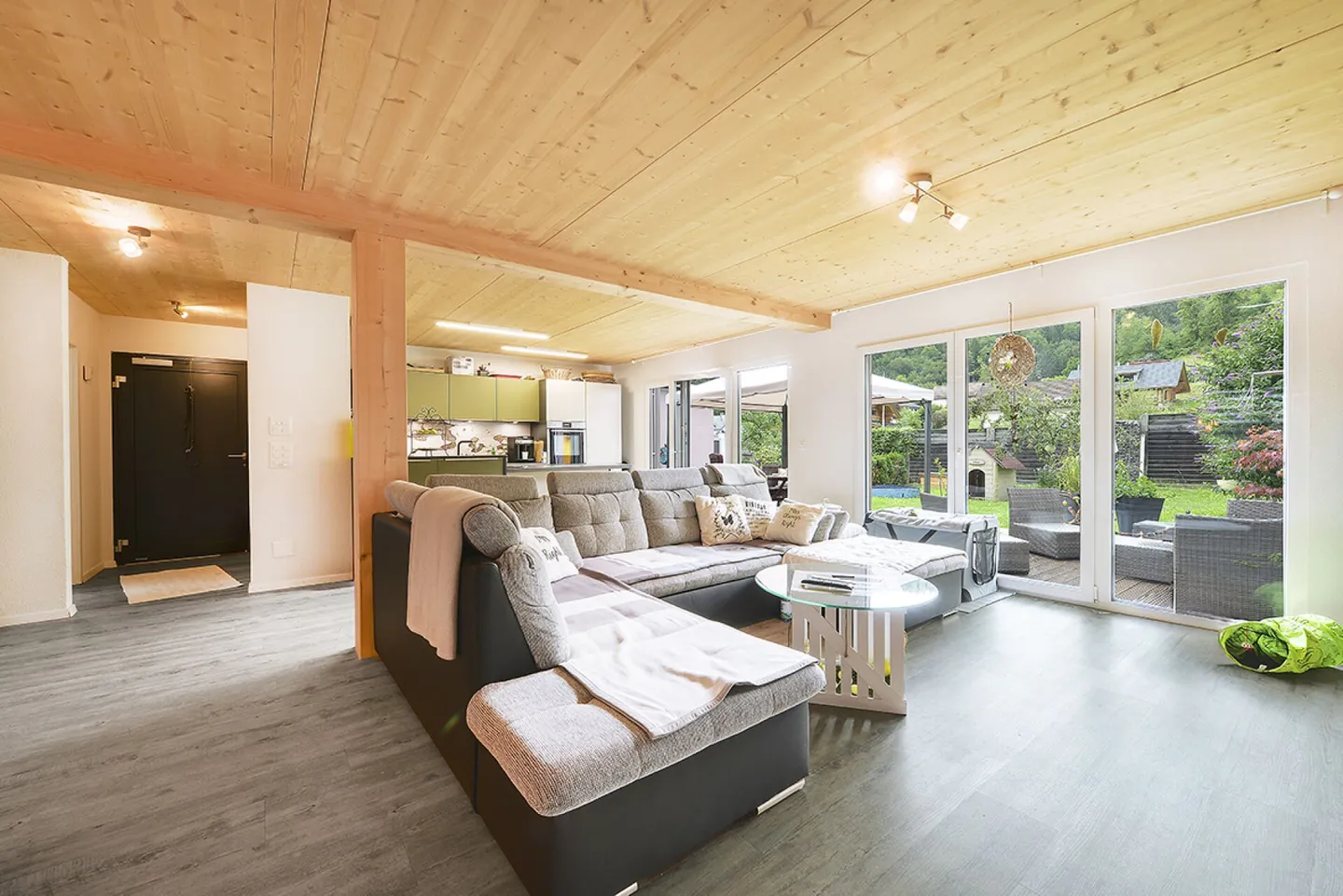 Detached and semi-detached house on a large plot for owner-occupation or as an investment property Copy - Photo 16 of 21