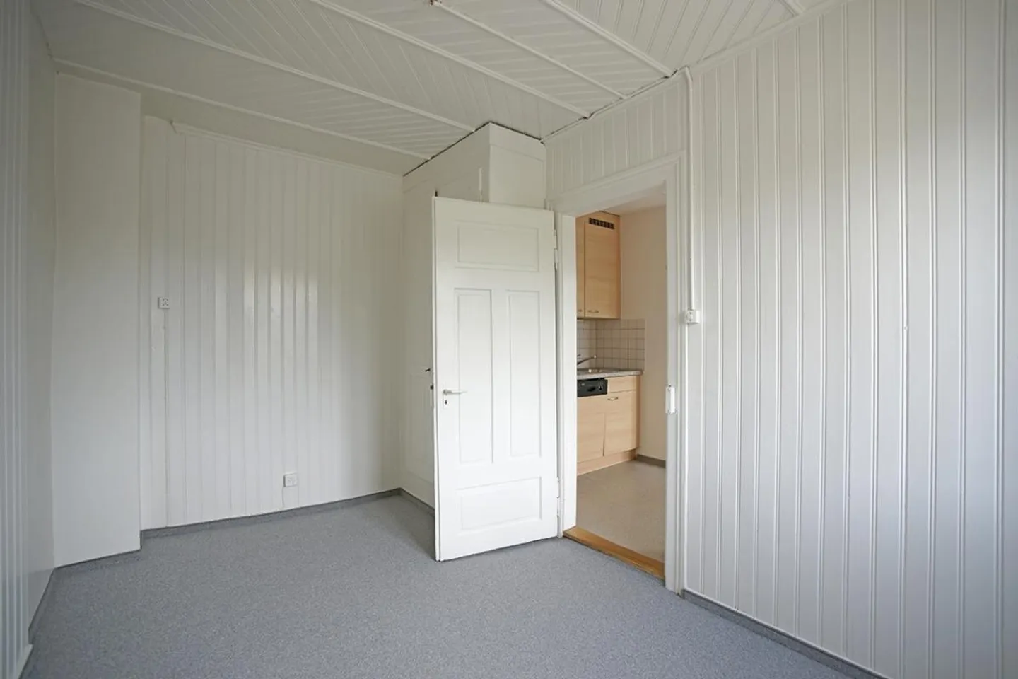 Belle appartement ancien de 4 pièces avec poste de gardien - Photo 11 sur 18