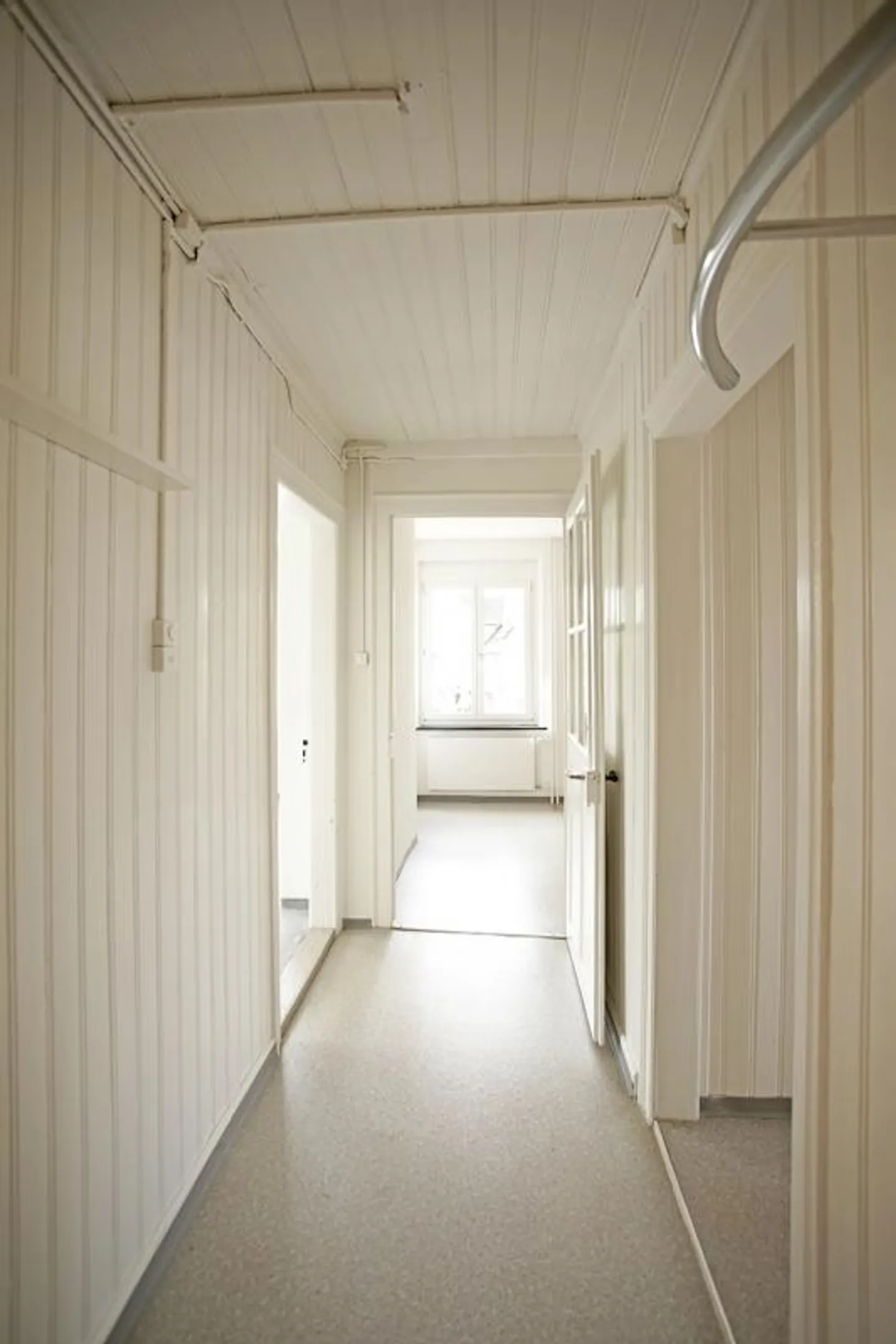 Belle appartement ancien de 4 pièces avec poste de gardien - Photo 12 sur 18