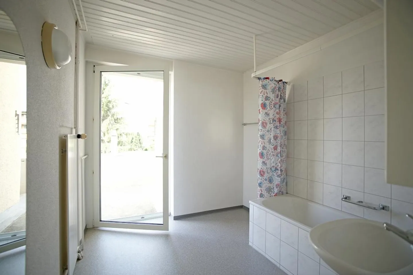 Belle appartement ancien de 4 pièces avec poste de gardien - Photo 14 sur 18