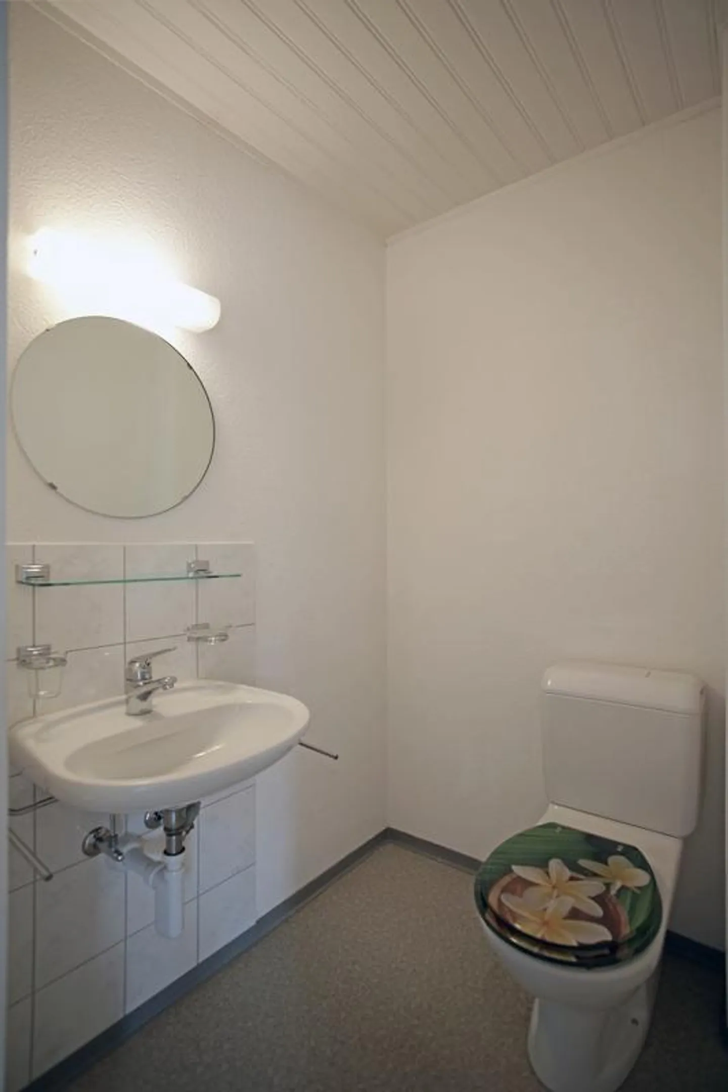 Belle appartement ancien de 4 pièces avec poste de gardien - Photo 15 sur 18