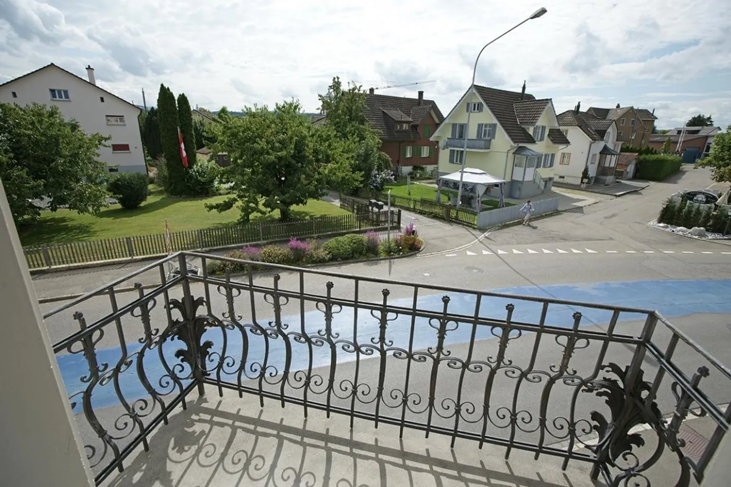 Belle appartement ancien de 4 pièces avec poste de gardien - Photo 18 sur 18