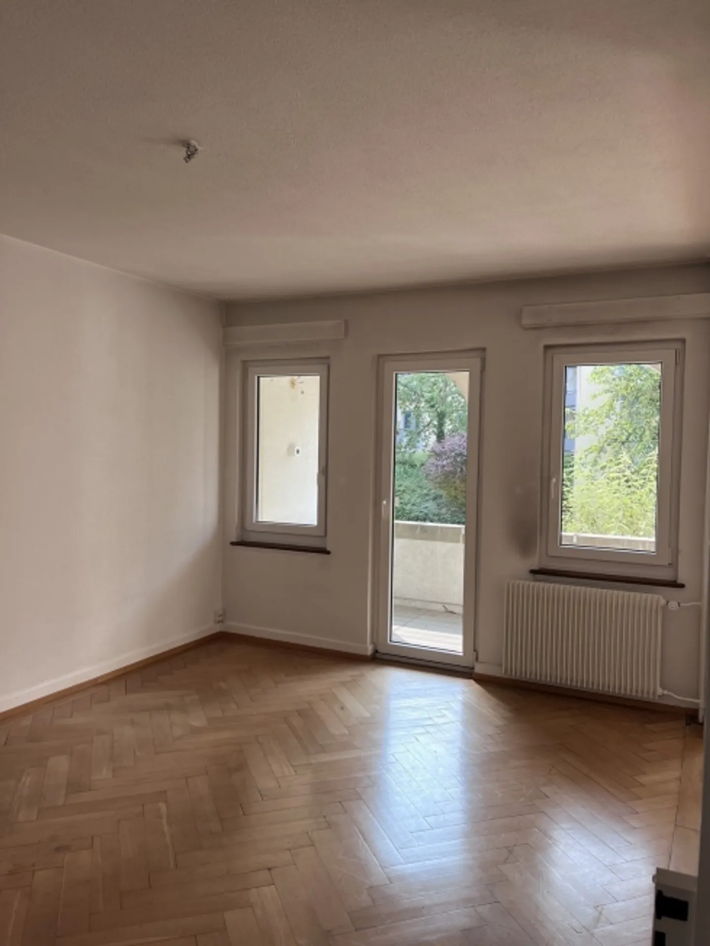 «3-Zimmerwohnung mit Altbau-Charme in Zürich-Wipkingen - (befristet bis 30. September 2026) Musterbilder - ENGLISH BELOW» - Foto 1 von 8