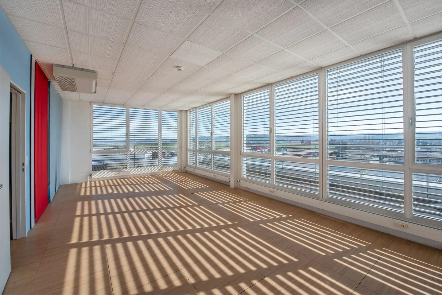 Pour votre vision - Espaces de bureau au dernier étage pour votre succès ! - Photo 3 sur 9