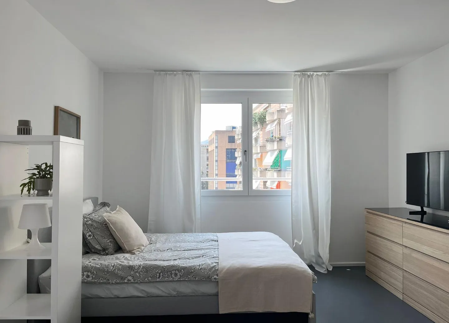Elegant 1.5-room apartment furnished - Photo 8 of 9