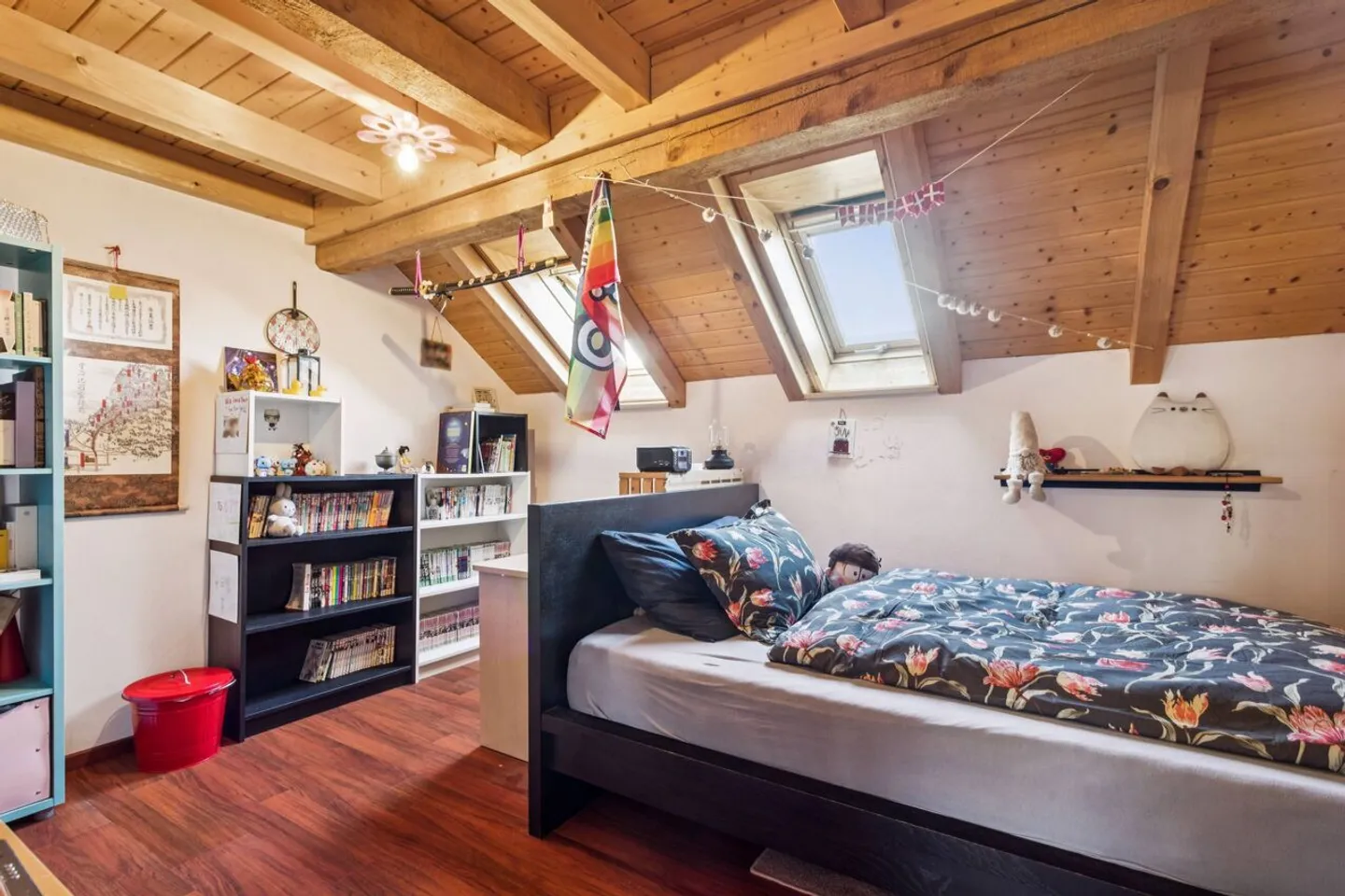 Charming detached house with bucolic garden and potential... - Photo 11 of 13