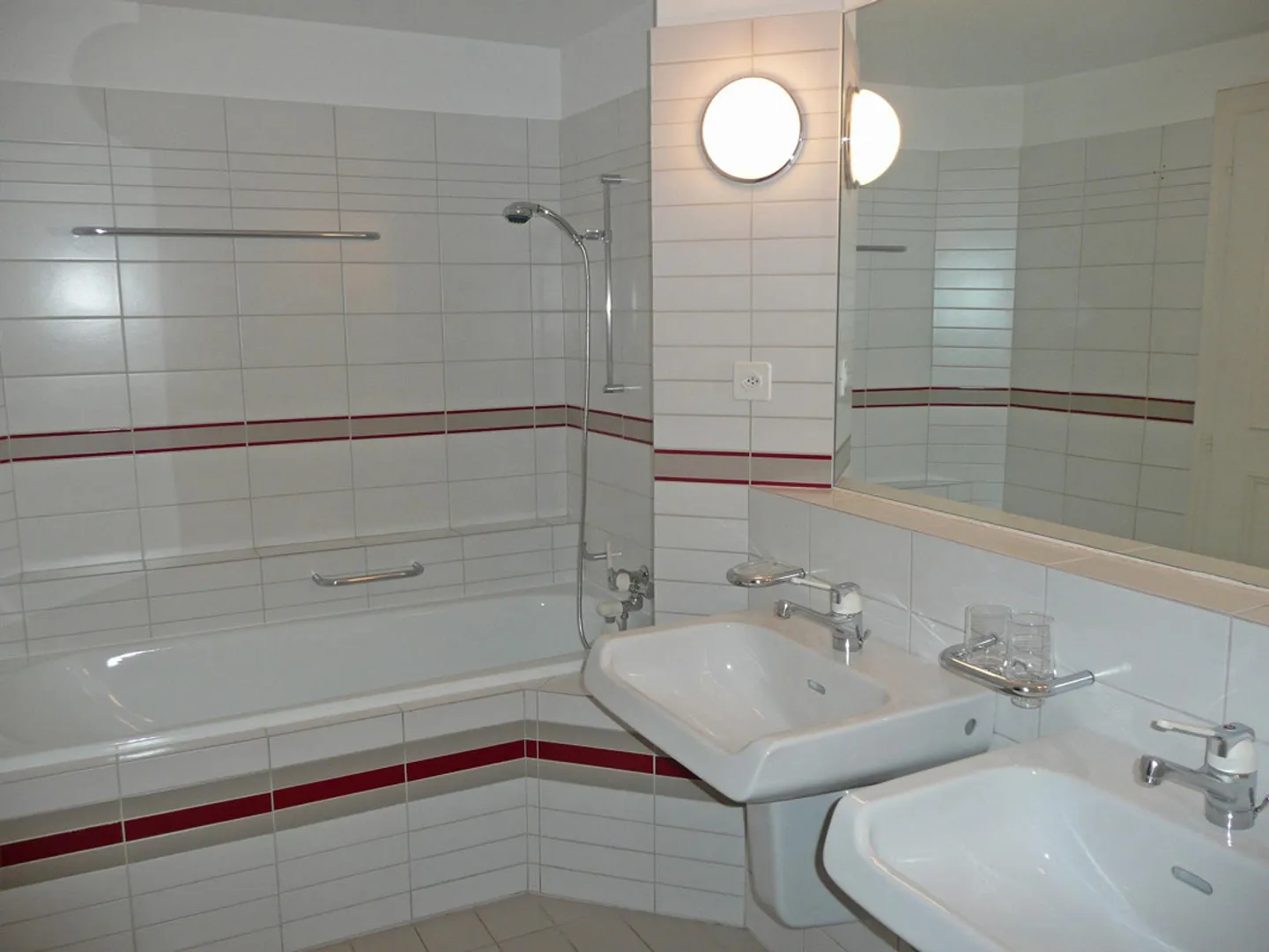 Appartamento spazioso in una posizione privilegiata vicino a Hottingerplatz! - Foto 4 di 5