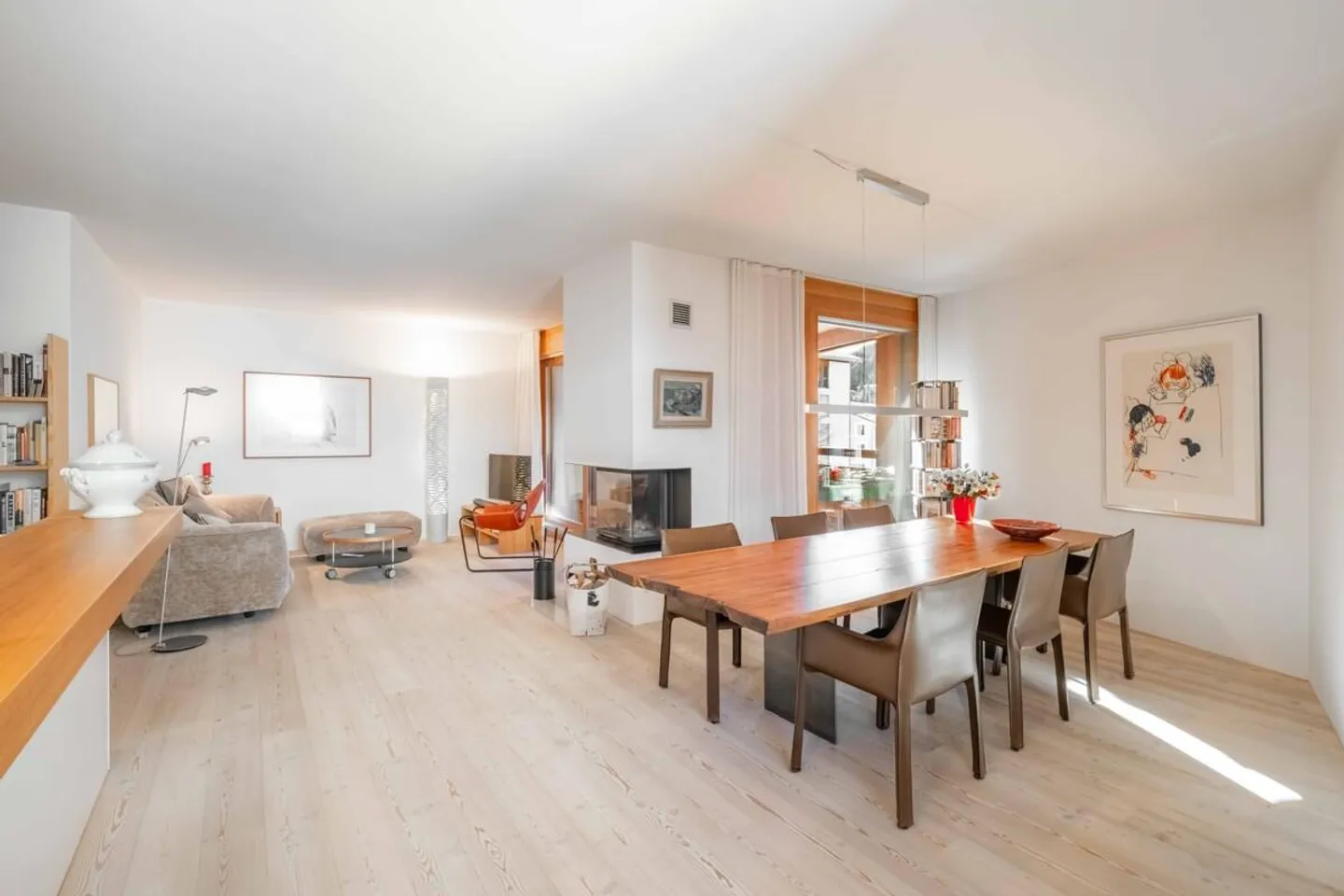 Central Apartment in Lenzerheide: Spacious and Ready to Move In - Photo 2 of 6