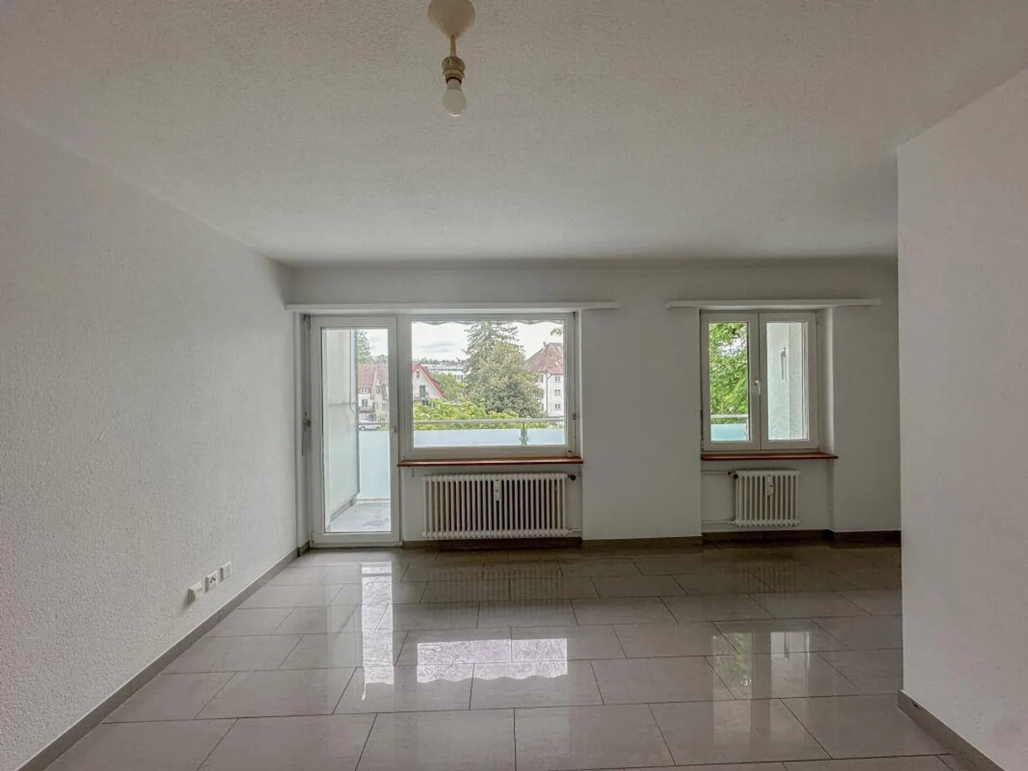 Appartement central de 1 pièce avec balcon - Photo 1 sur 8