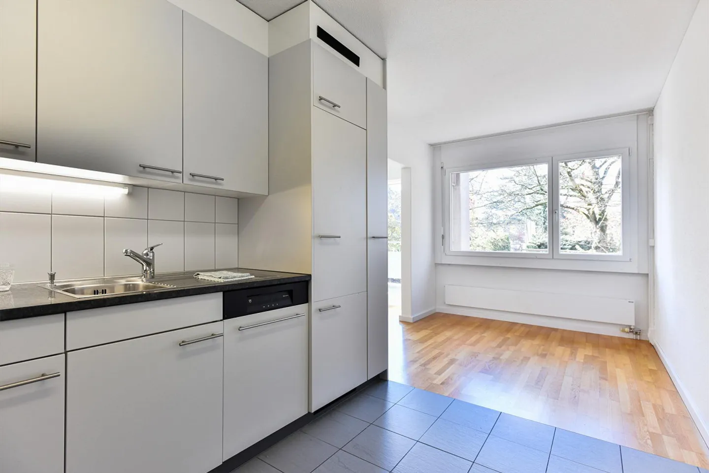 Schöne Aussicht, Cheminée und grosse Terrasse! - Foto 4 von 13