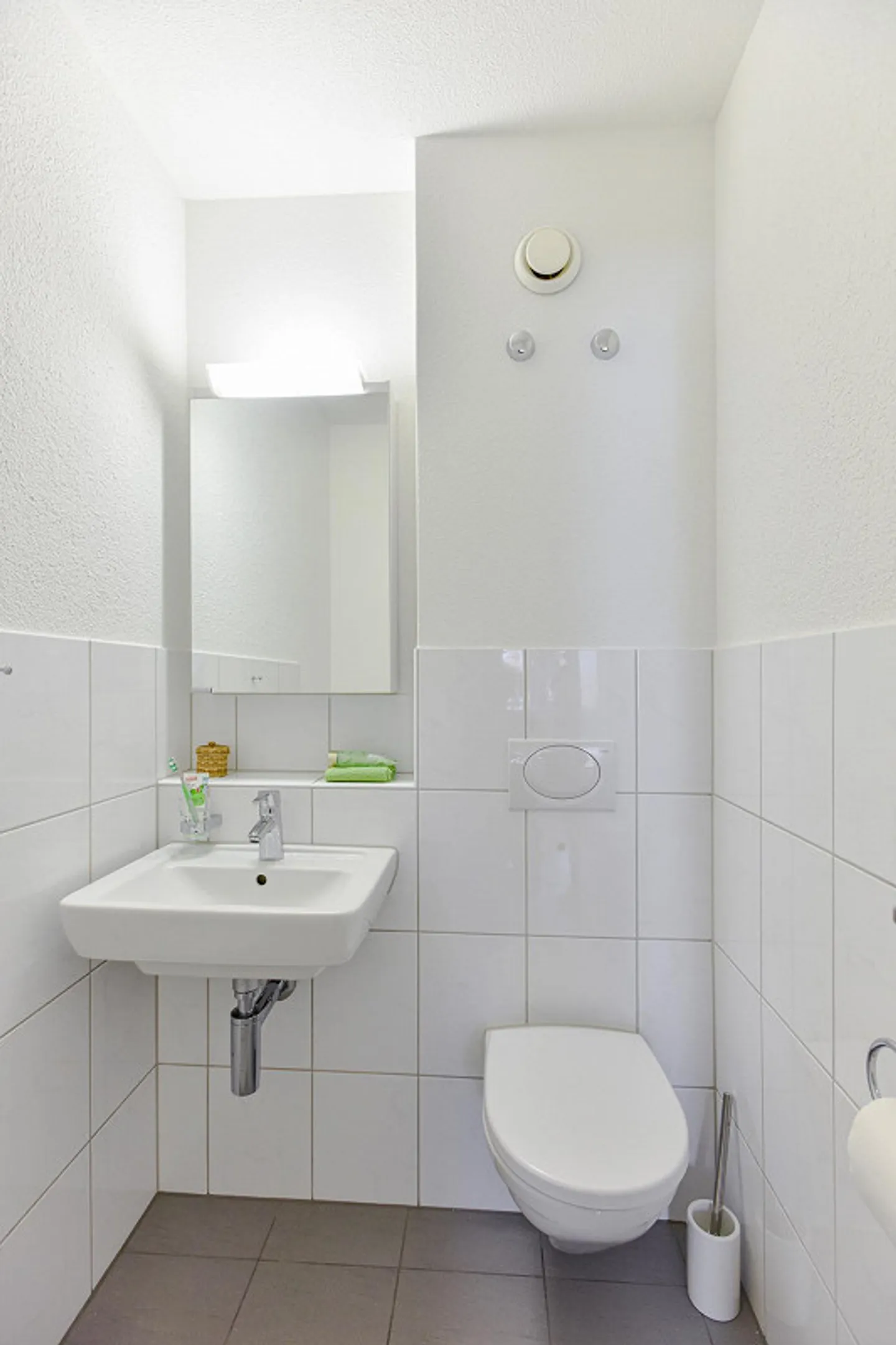 Schöne Aussicht, Cheminée und grosse Terrasse! - Foto 7 von 13