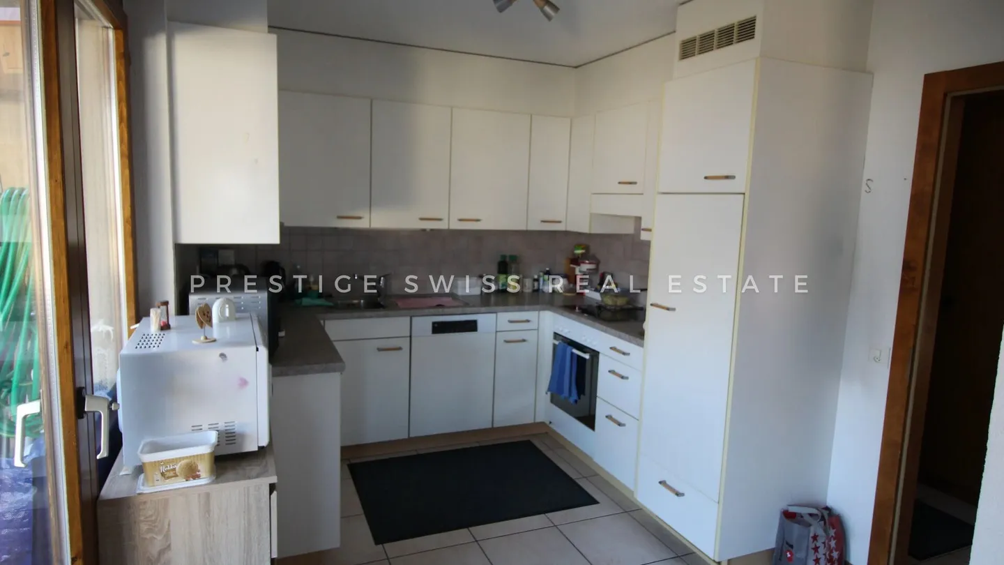 Geräumige 5½ Zimmer mit Terrasse und Panoramablick - Foto 2 von 12