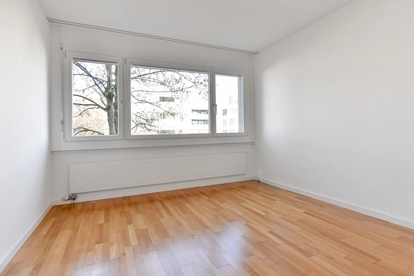 Schöne Aussicht, Cheminée und grosse Terrasse! - Foto 9 von 13