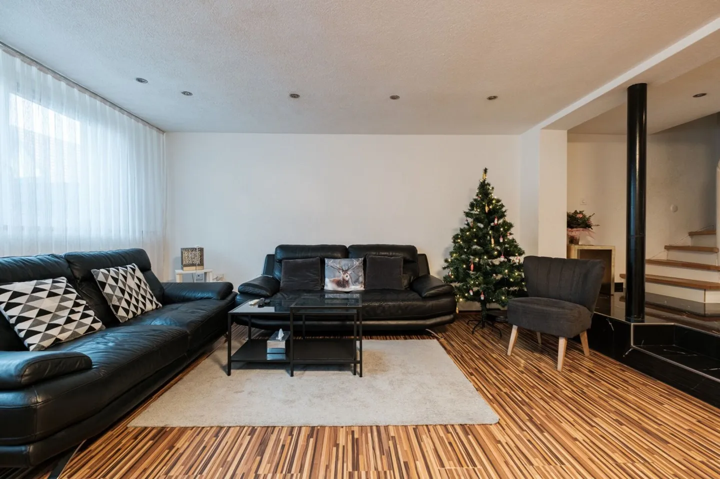 Maison familiale semi-détachée unique à Illnau-Effretikon - Photo 5 sur 16