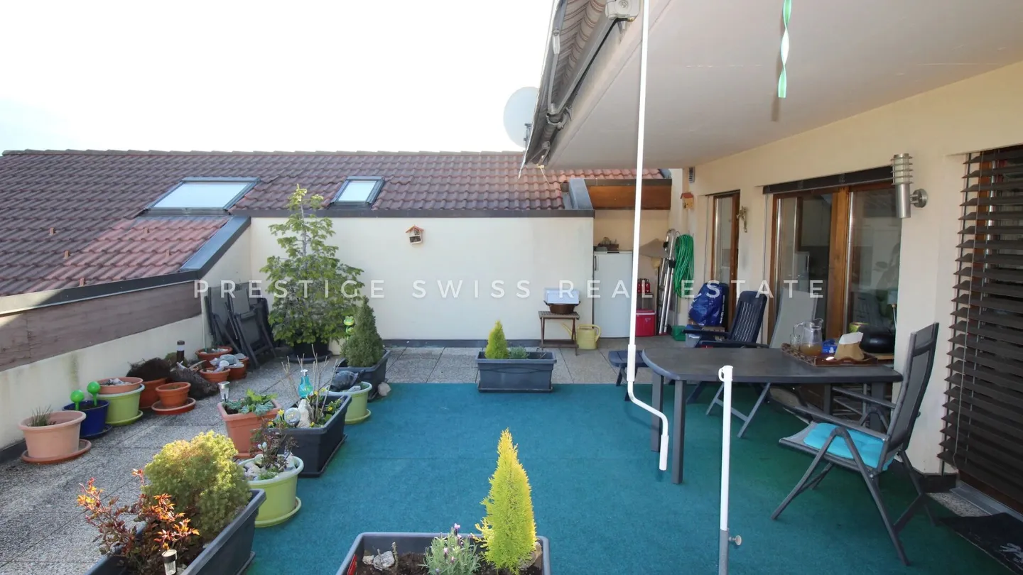 Geräumige 5½ Zimmer mit Terrasse und Panoramablick - Foto 7 von 12