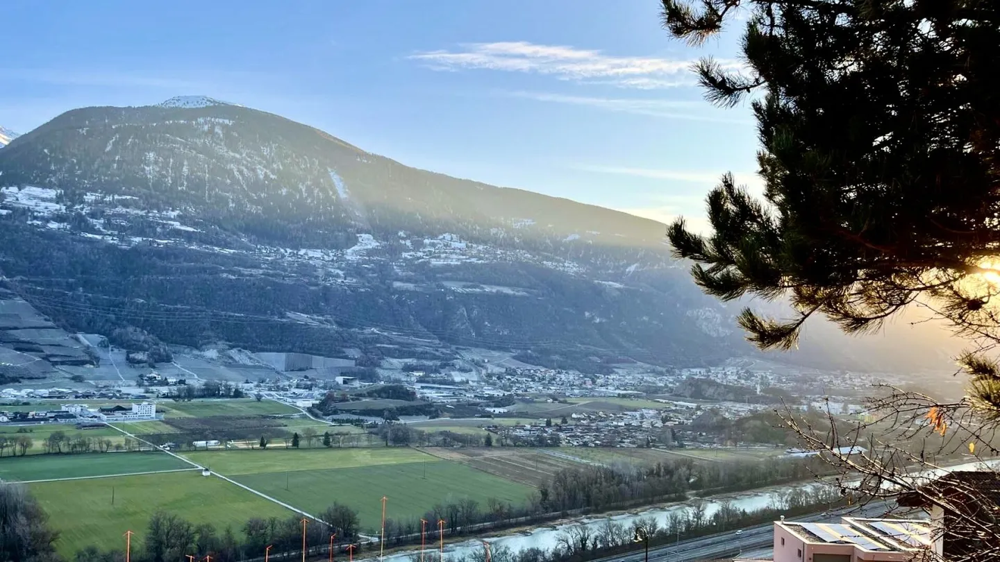 Geräumige 5½ Zimmer mit Terrasse und Panoramablick - Foto 9 von 12