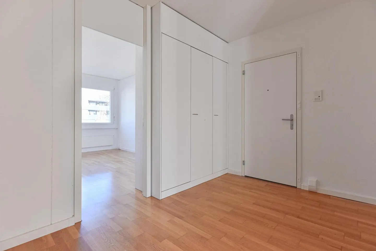 Schöne Aussicht, Cheminée und grosse Terrasse! - Foto 11 von 13