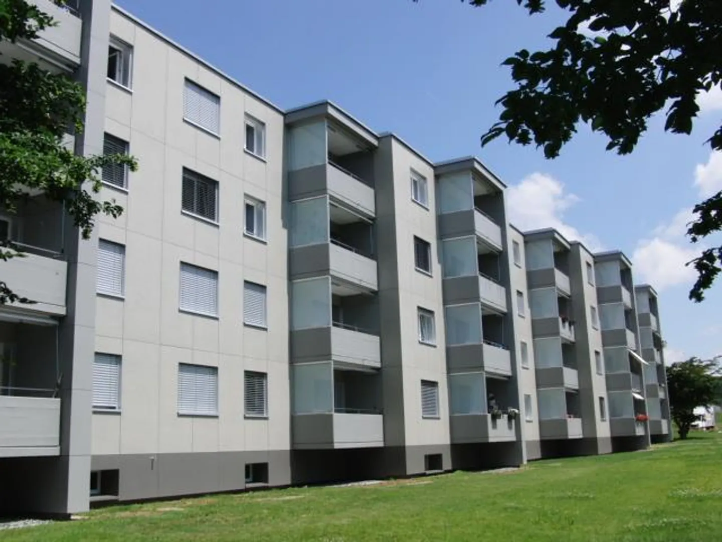 Bright 2.5-room apartment in Oftringen on the 3rd floor - Photo 1 of 5